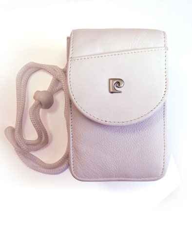 Сумка для фотоаппарата Pierre Cardin (real_white белый кожаный чехол со страпом и крепежом для ношения на ремне) [DC9455W]